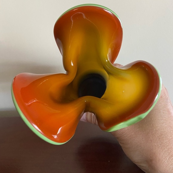 Stunning Cased Glass Freeform Flower Vase. vintage 70s Orange, Green, Blue - Picture 10 of 10